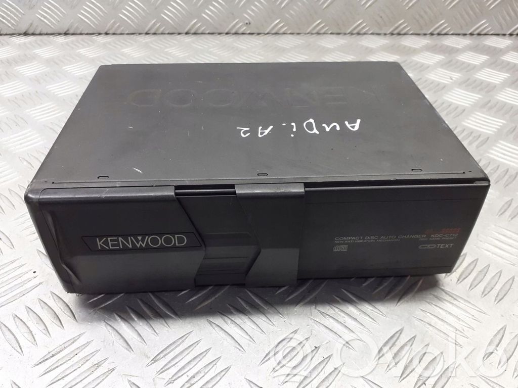 CD / DVD-Wechsler   KDCC712