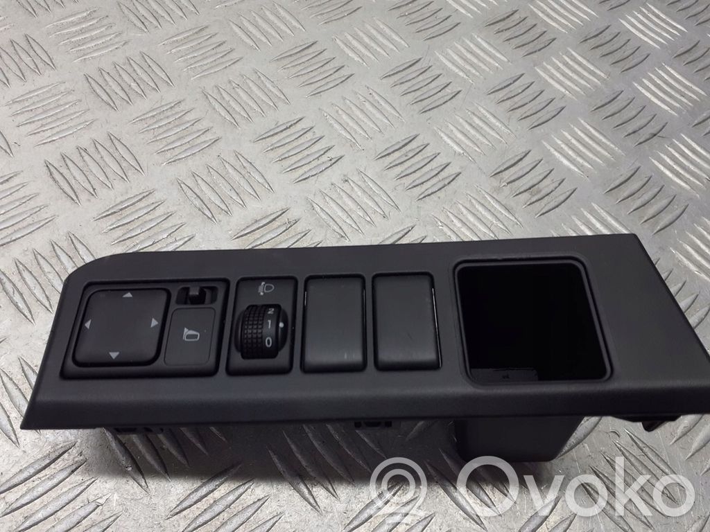 Nissan Note (E11) Otros interruptores/perillas/selectores 