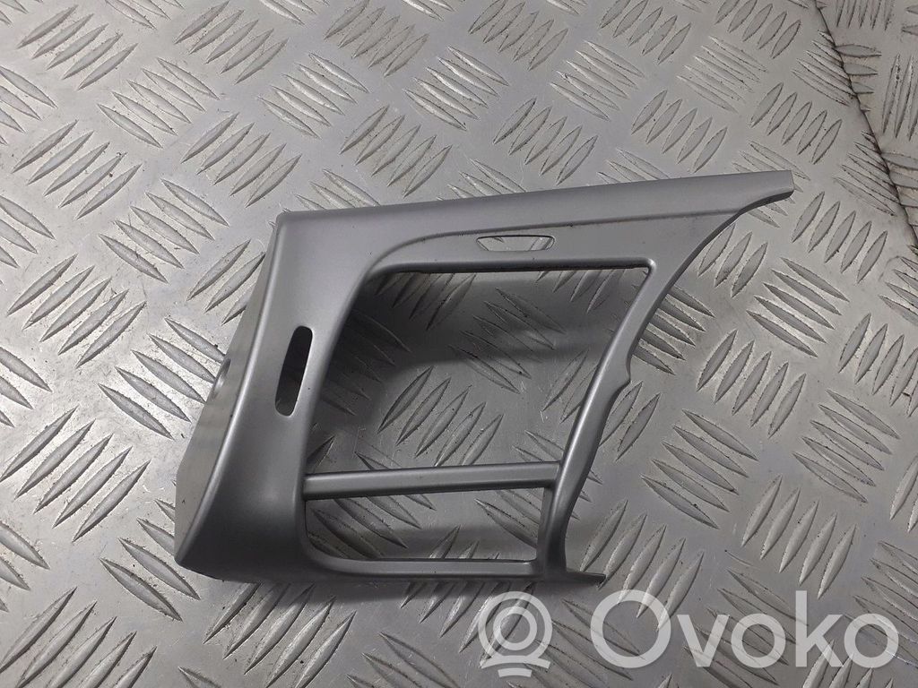 Lancia Ypsilon Moldura del extremo lateral de panel 