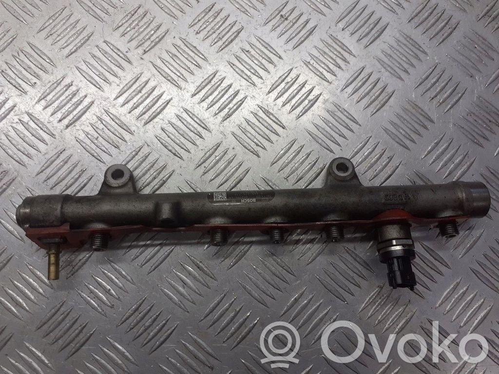 Rampă alimentare injectoare   8200715519