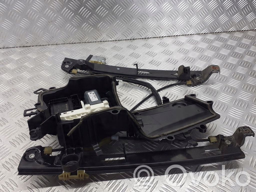 Seat Leon (1P) Alzacristalli della portiera anteriore con motorino
