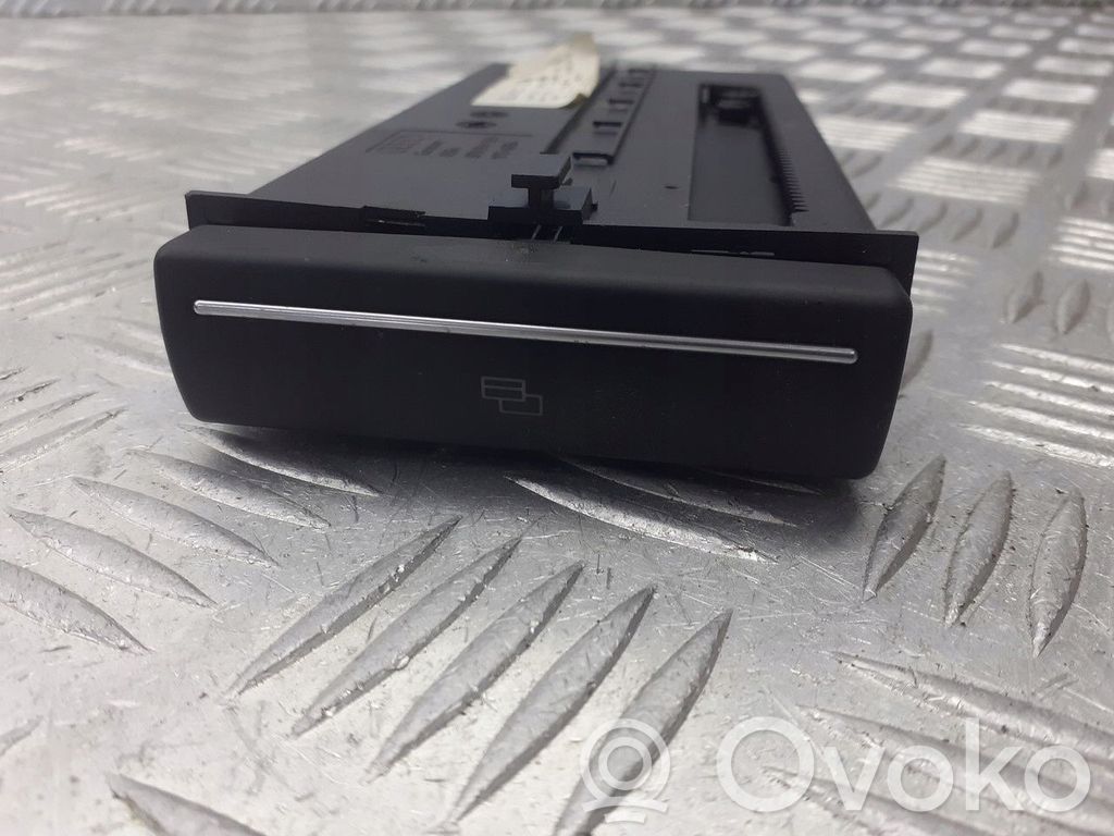 Audi A3 S3 8P Boîte / compartiment de rangement pour tableau de bord 