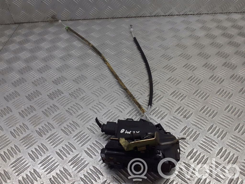 Cerradura de puerta trasera   4B0839015B