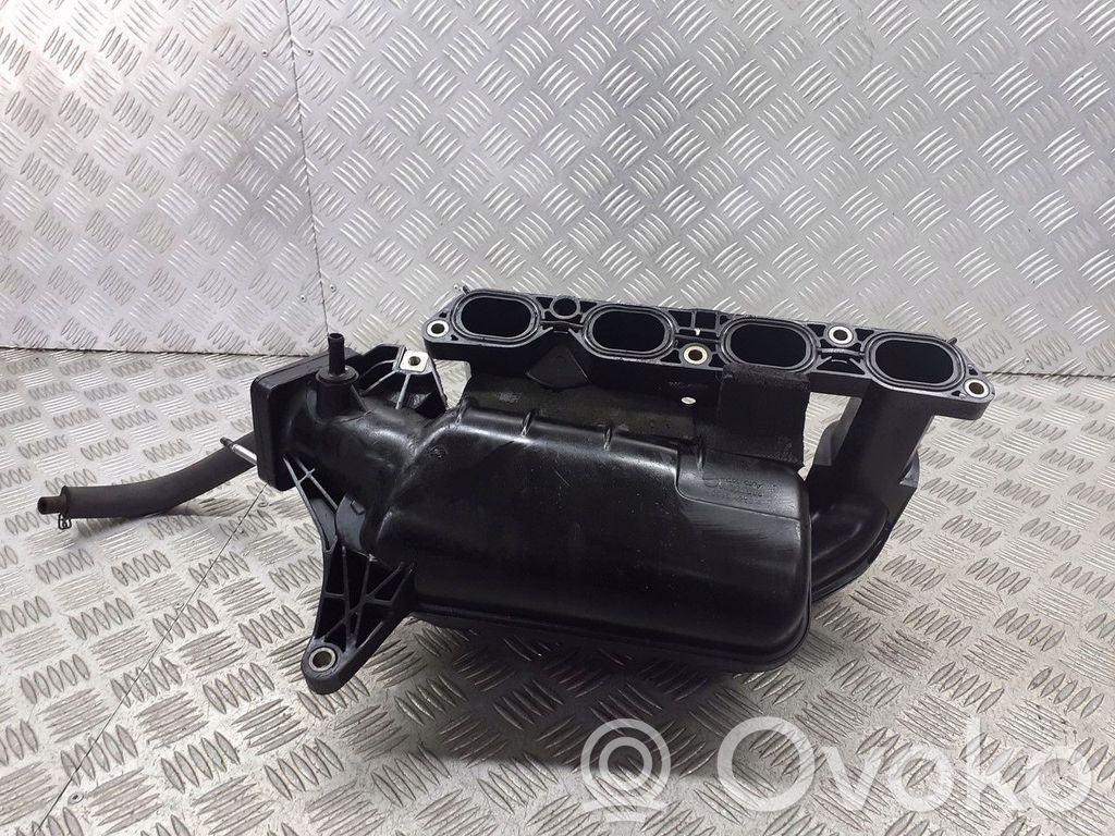 Toyota Matrix (E130) Galerie admisie