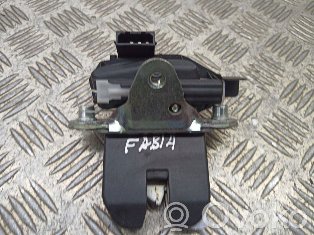 Skoda Fabia Mk2 (5J) Serrure de loquet coffre