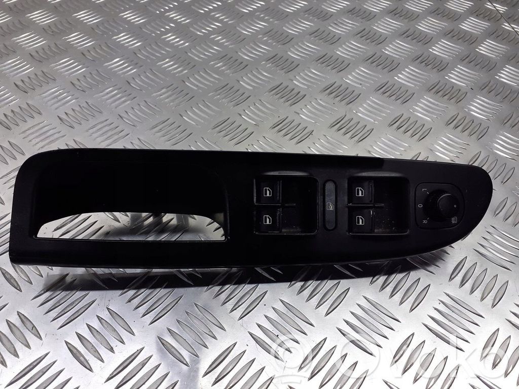 Volkswagen PASSAT B6 Comutator comandă geamuri electrice 