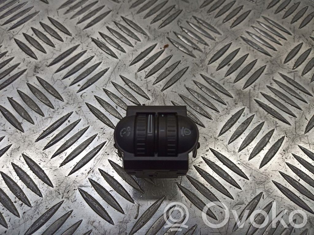 Volkswagen Golf V Comutator control nivel faruri 