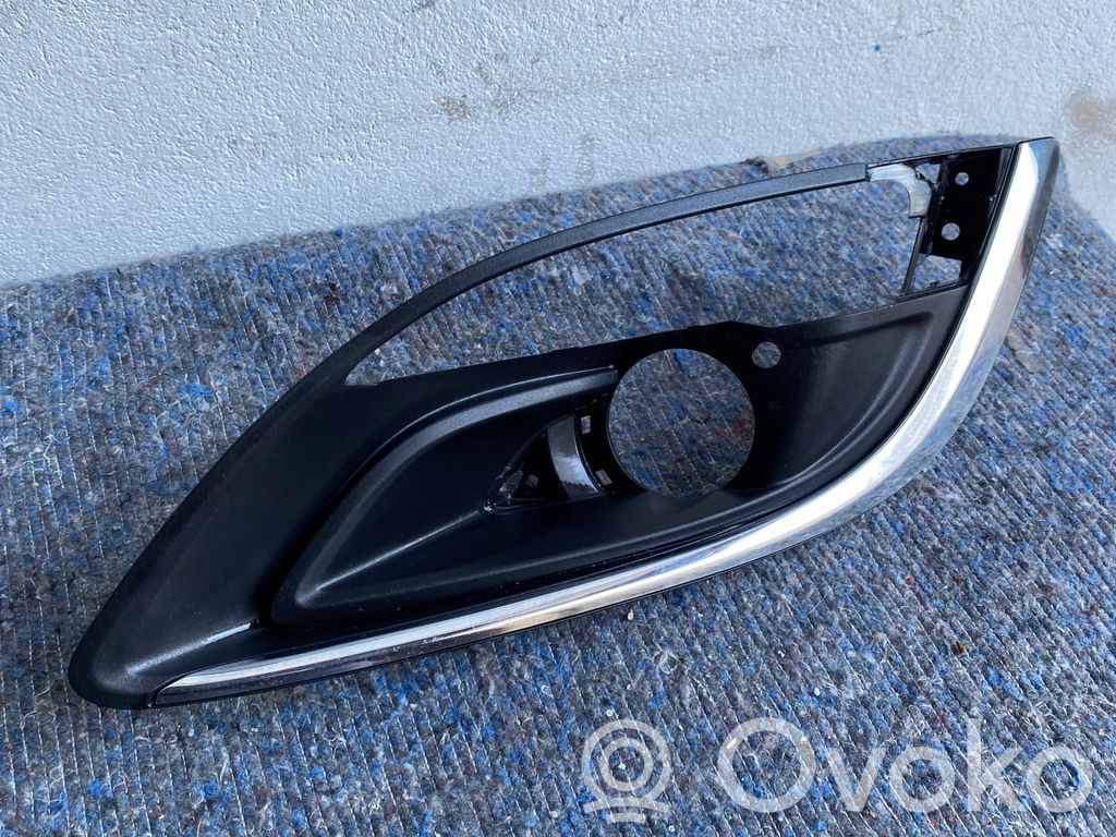 Opel Astra J Kratka dolna zderzaka przedniego 