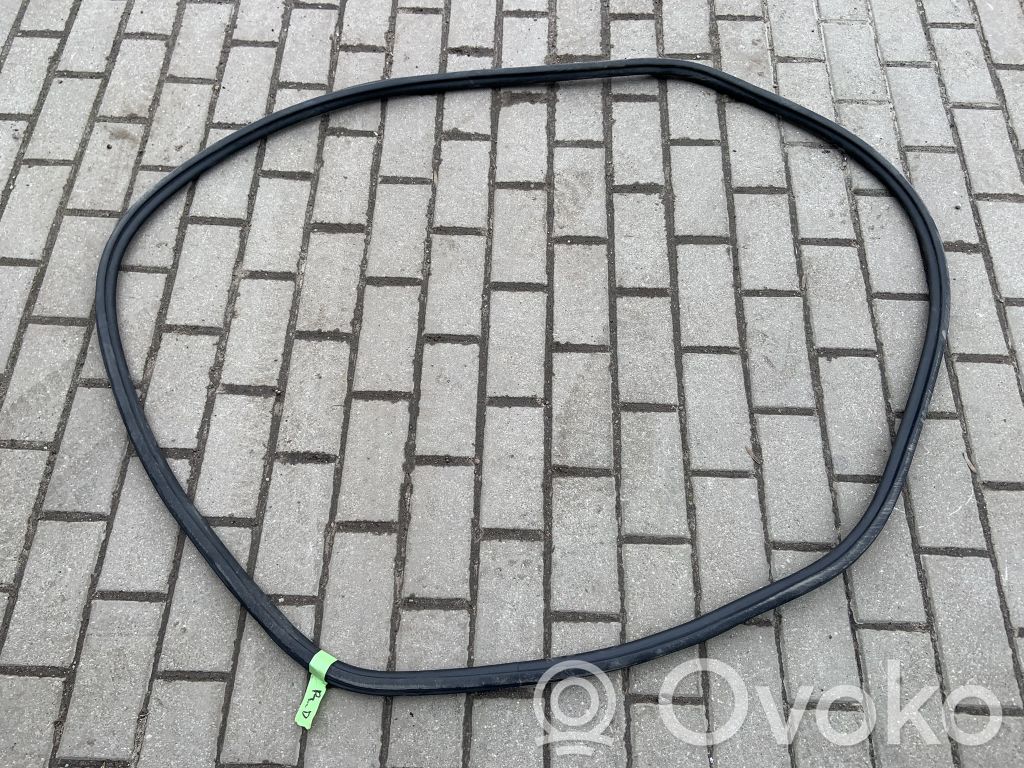 Audi Q7 4M Gumowa uszczelka drzwi przednich 