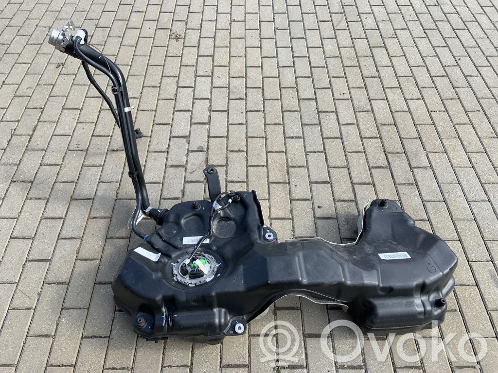 Audi A4 S4 B9 Zbiornik paliwa 