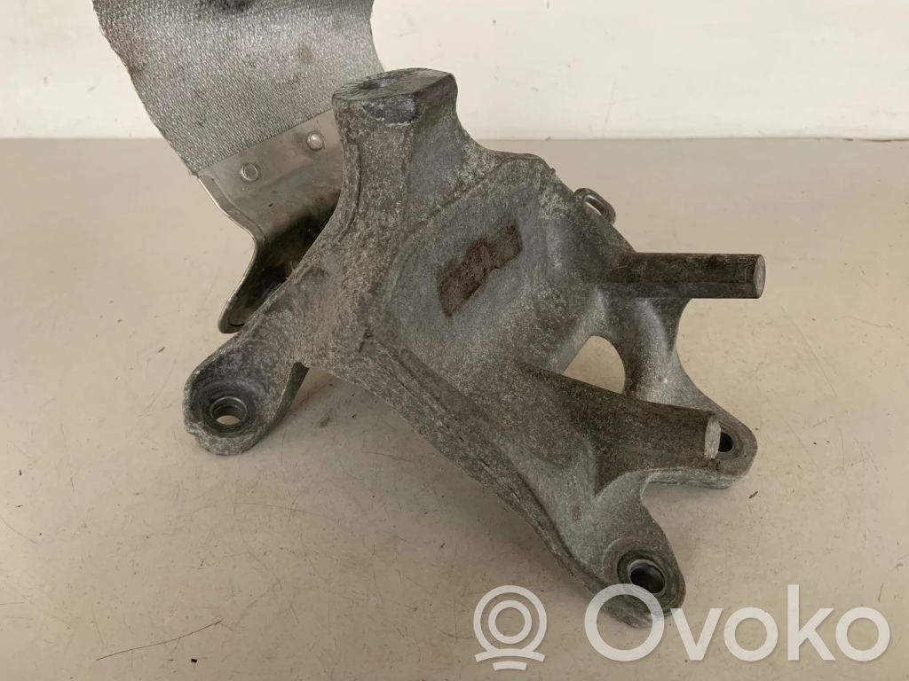Audi Q7 4M Engine mounting bracket 