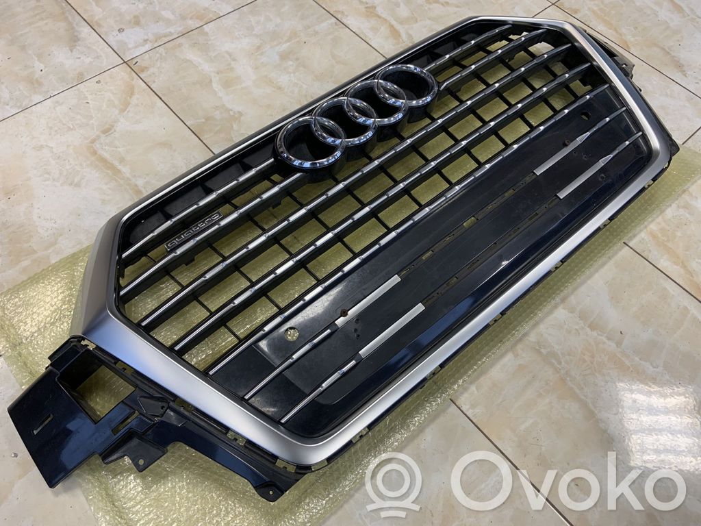 Audi Q7 4M Front bumper upper radiator grill 