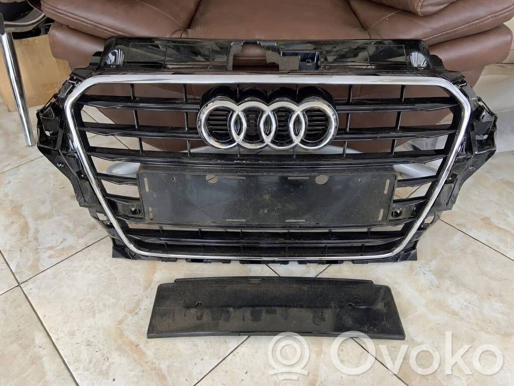 Audi A3 S3 8V Maskownica / Grill / Atrapa górna chłodnicy 