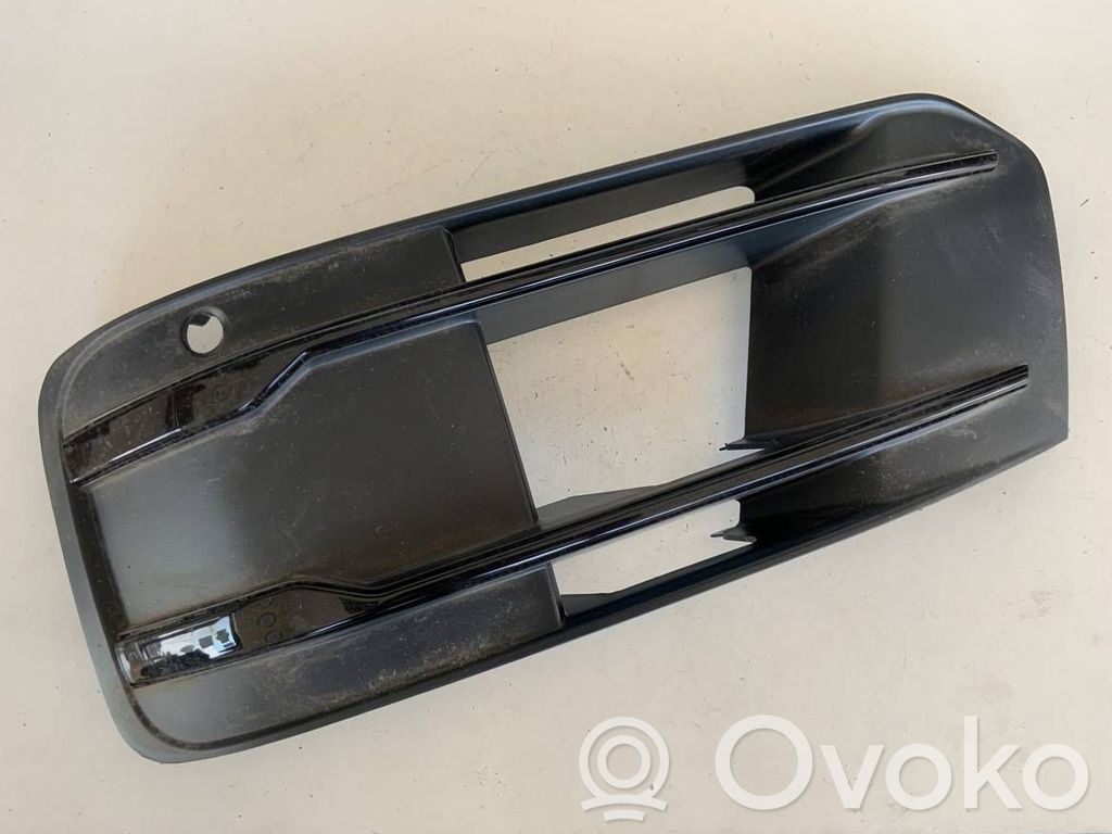 Audi Q7 4M Mascherina inferiore del paraurti anteriore 