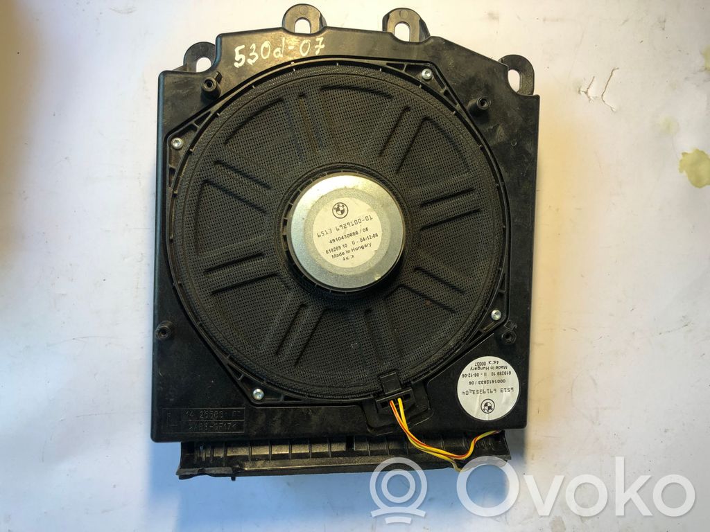 BMW 5 E60 E61 Subwoofer 