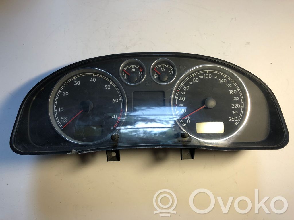 Volkswagen PASSAT B5.5 Speedometer (instrument cluster) 