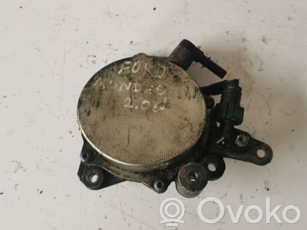 Ford Mondeo MK IV Vacuum pump 