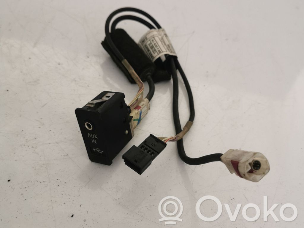 AUX-pistokeliitin   9187009