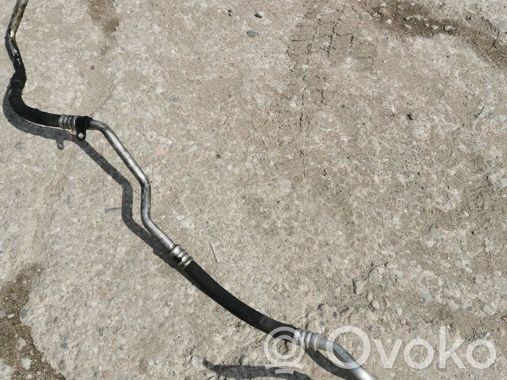 BMW 3 E90 E91 Ilmastointilaitteen putki (A/C) 