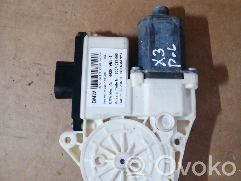 BMW X3 E83 Front door window regulator with motor 
