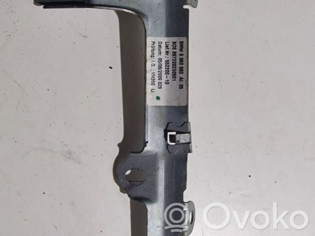 BMW 5 E60 E61 Bagažinės užuolaidos (štorkės) laikiklis 