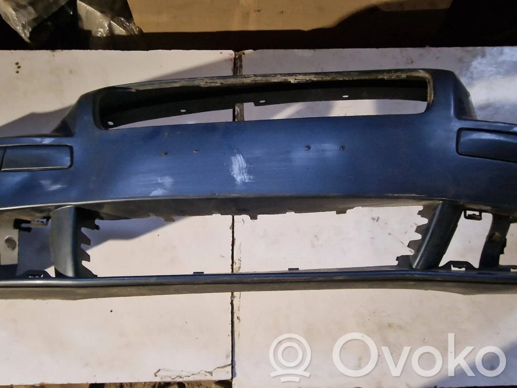 Volvo V50 Etupuskuri 