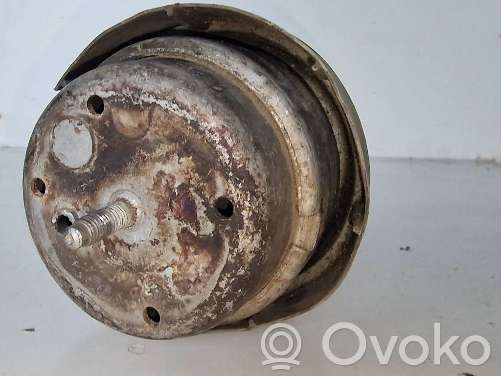 Audi A4 S4 B6 8E 8H Engine mount bracket 
