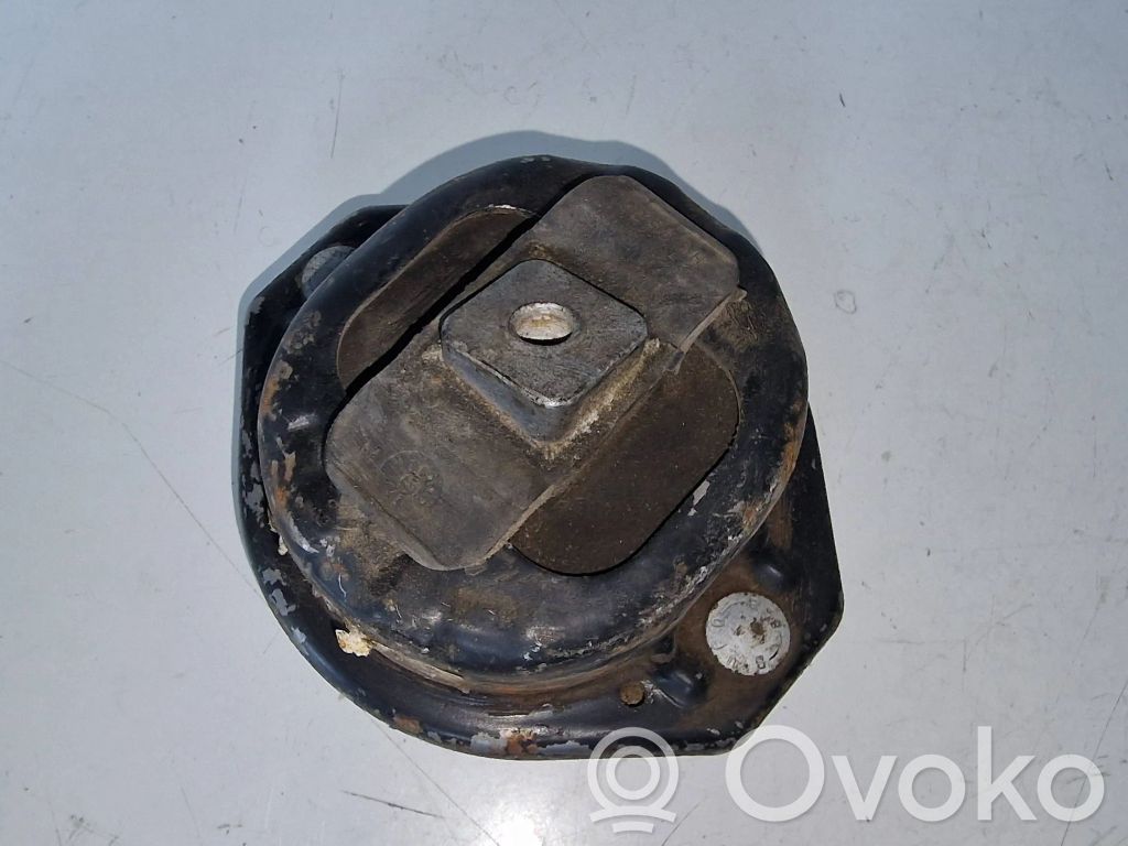 BMW 7 E65 E66 Engine mount bracket 