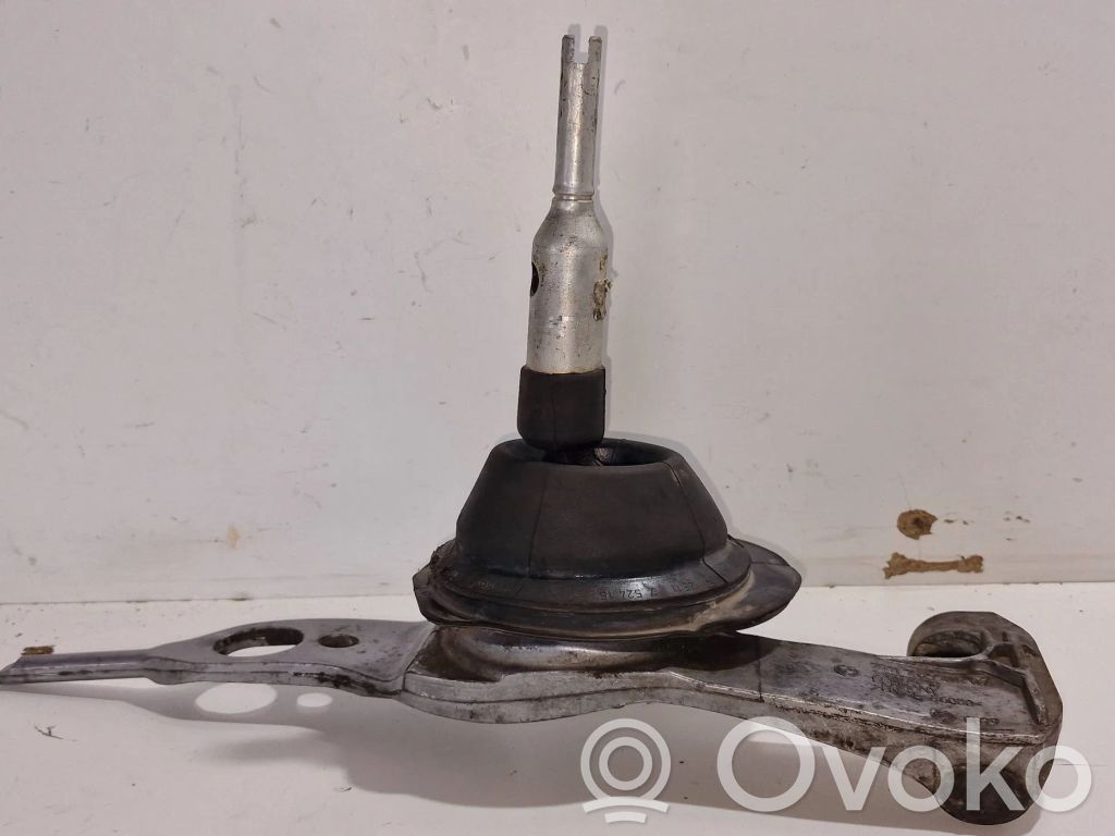 Gear shifter/selector   7527704