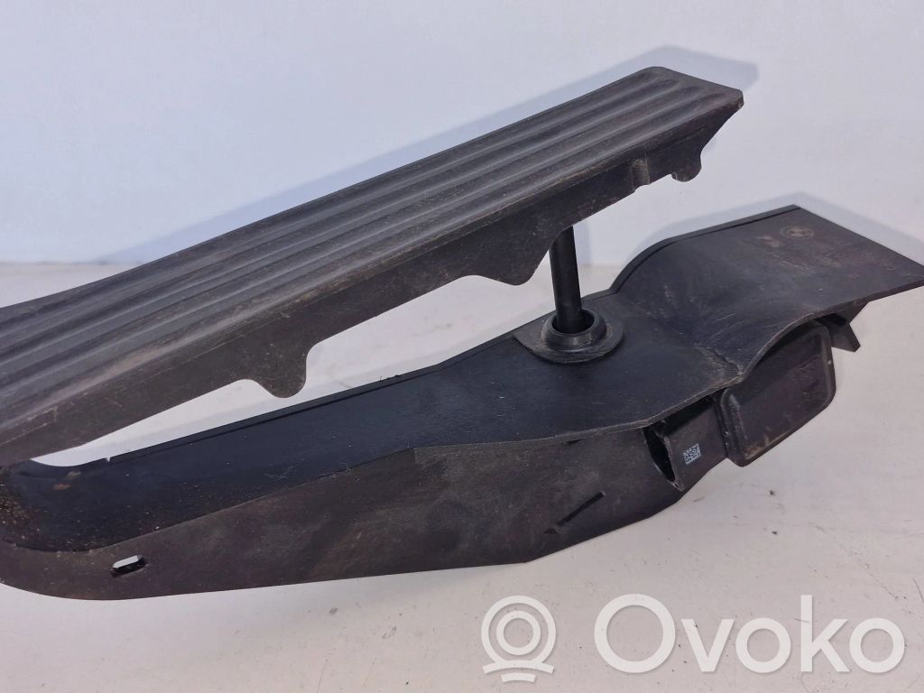 Pedale dell’acceleratore   6786285,25916010,2905081