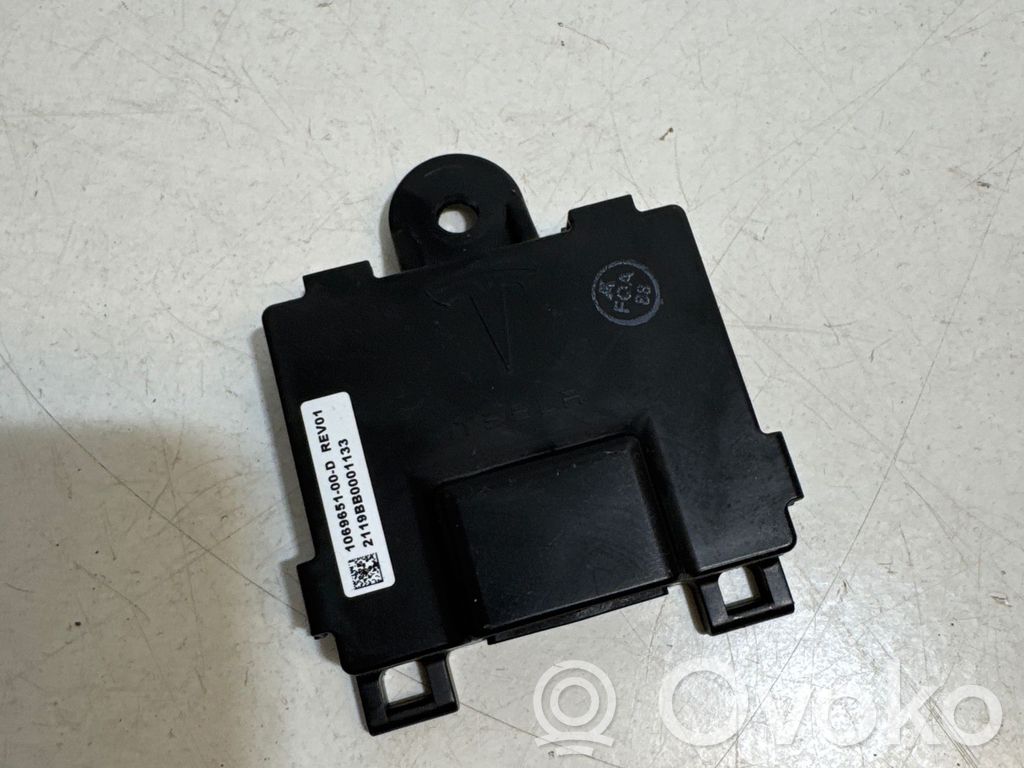 Unidad de control/módulo de la puerta   106965100D,2119BB0001133