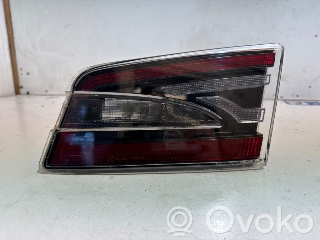 Tesla Model S Lampă spate în capacul portbagajului 