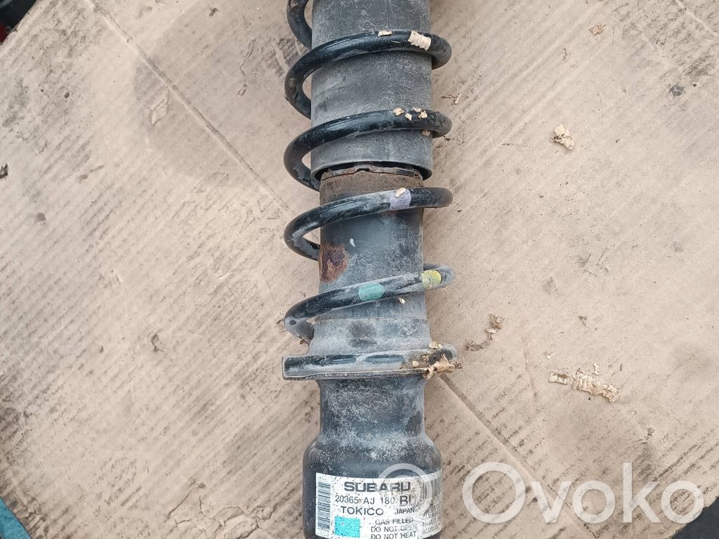 Subaru Outback Aizmugurē amortizators ar atsperi 