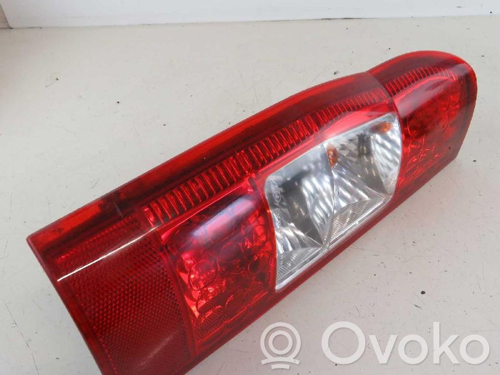 Rear/tail lights   6C11,13405