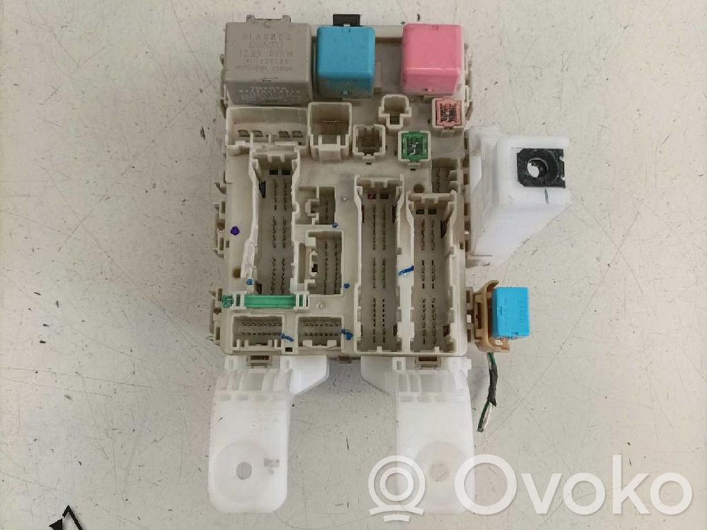 Toyota Prius (NHW20) Skrzynka bezpieczników / Komplet 