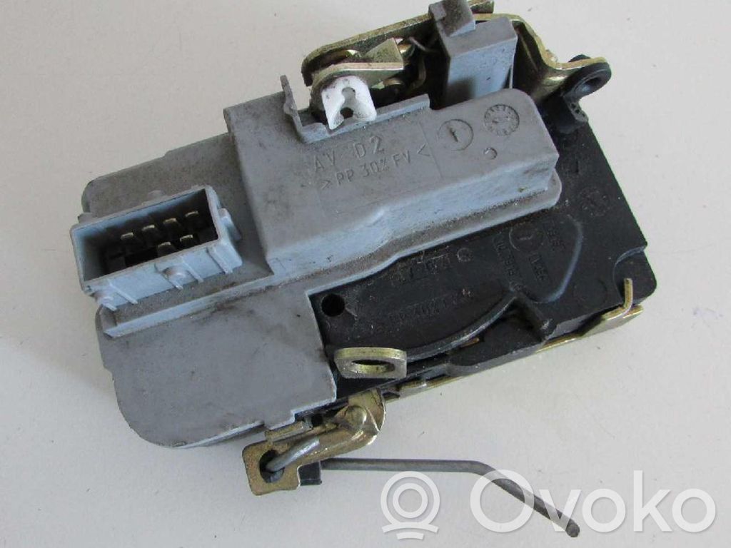 Peugeot 306 Front door lock 