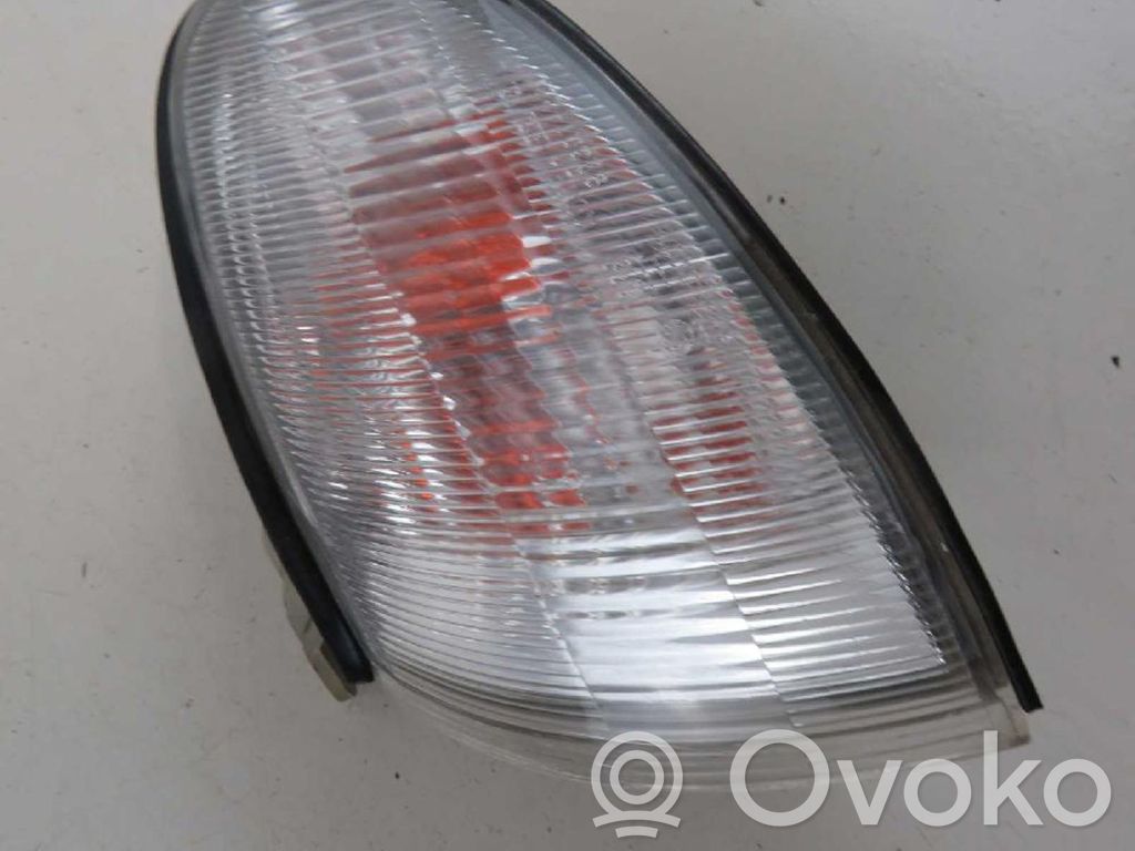 Hyundai Accent Front indicator light 