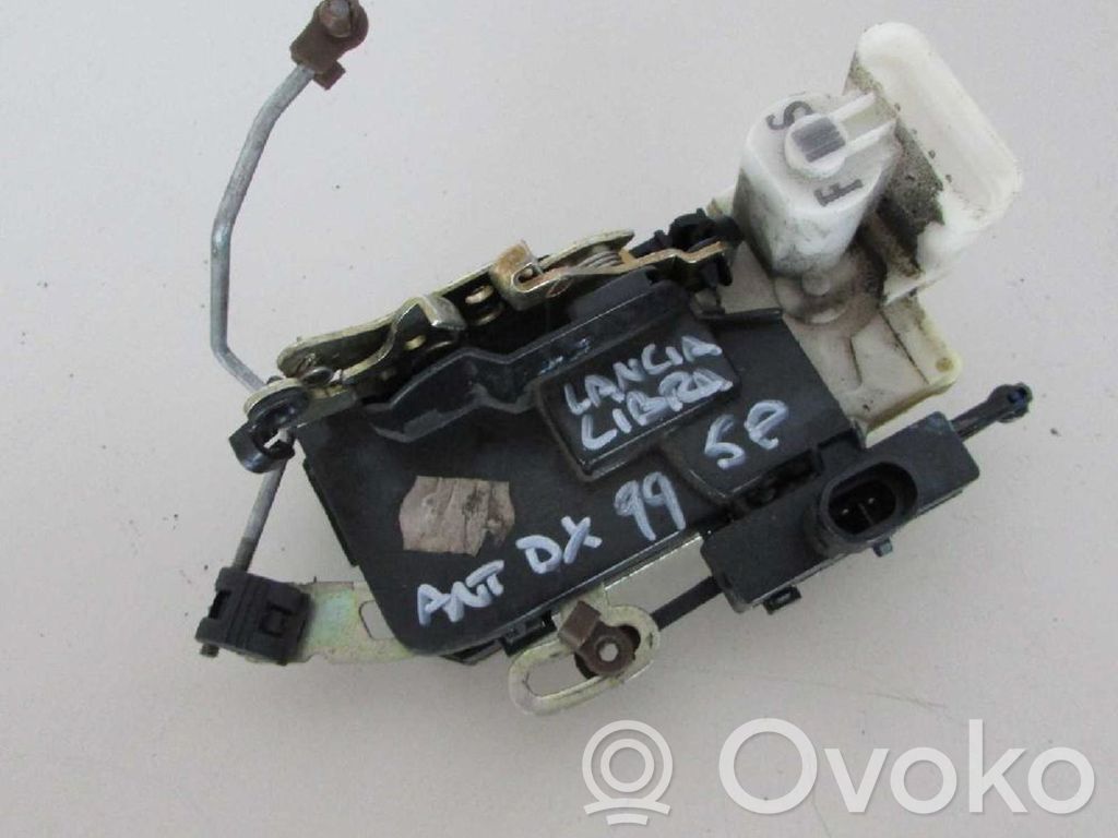 Lancia Lybra Zaczep bagażnika 