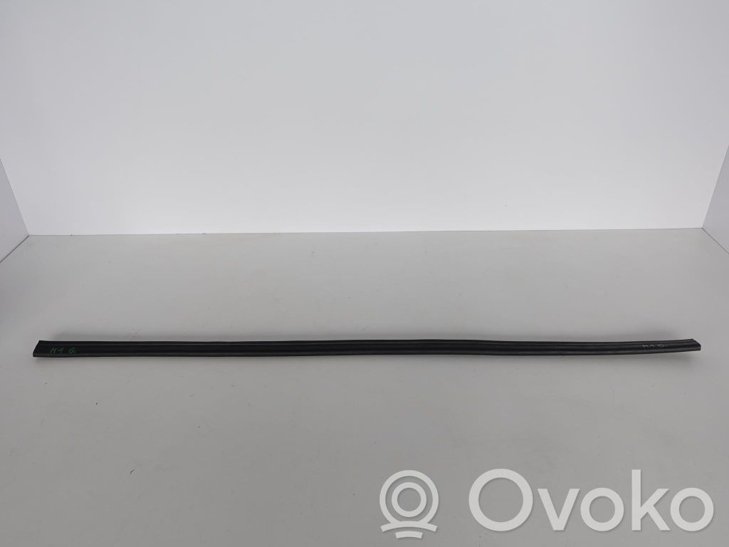 Engine compartment rubber   8W0823723