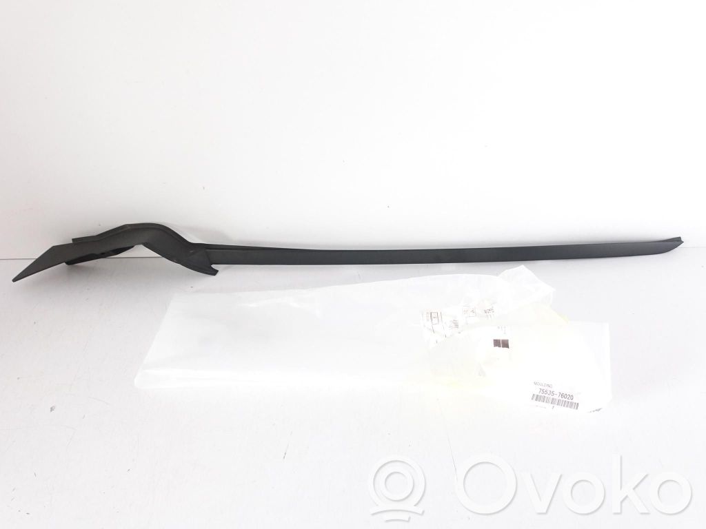 Lexus UX Windshield trim 