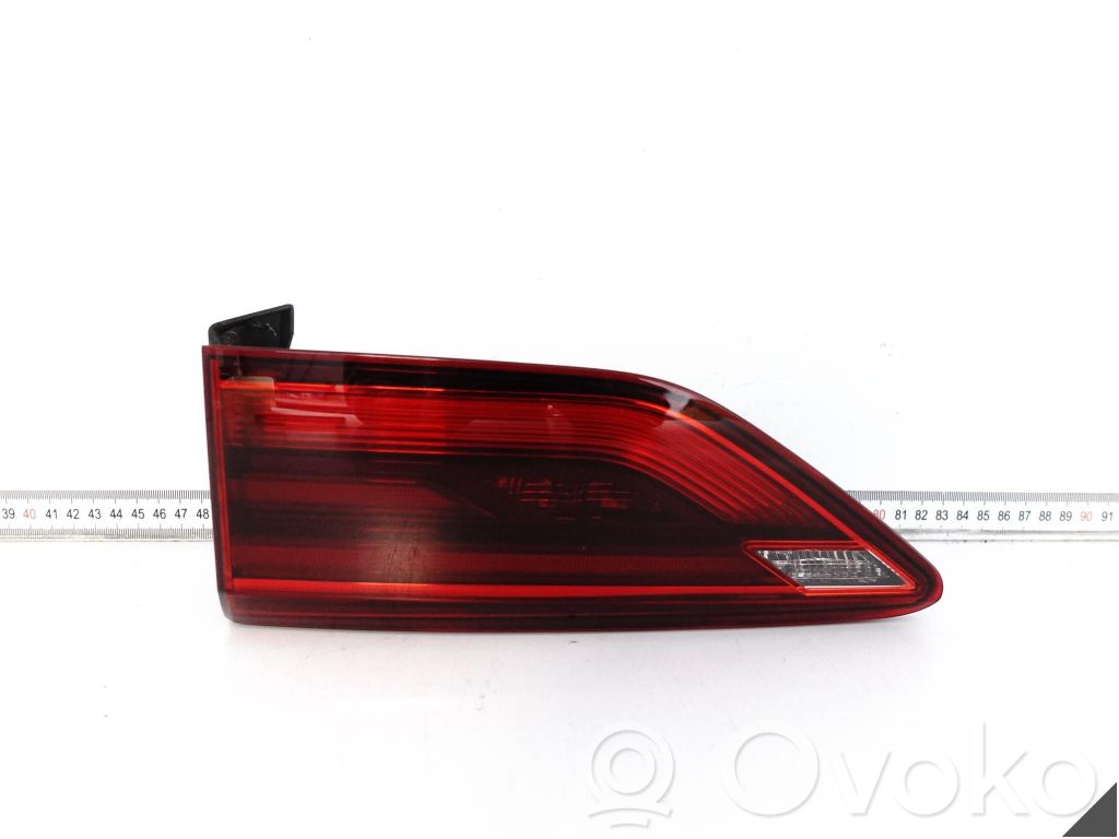 Volkswagen Golf VIII Lampă spate în caroserie 