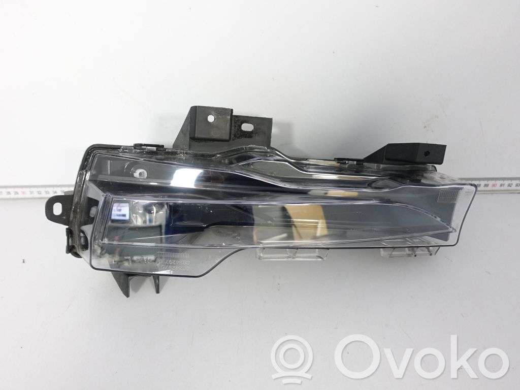 Tesla Model 3 LED-päiväajovalo 