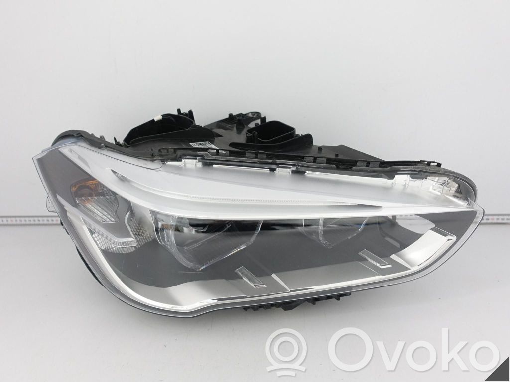 BMW X1 F48 F49 Lampa przednia 