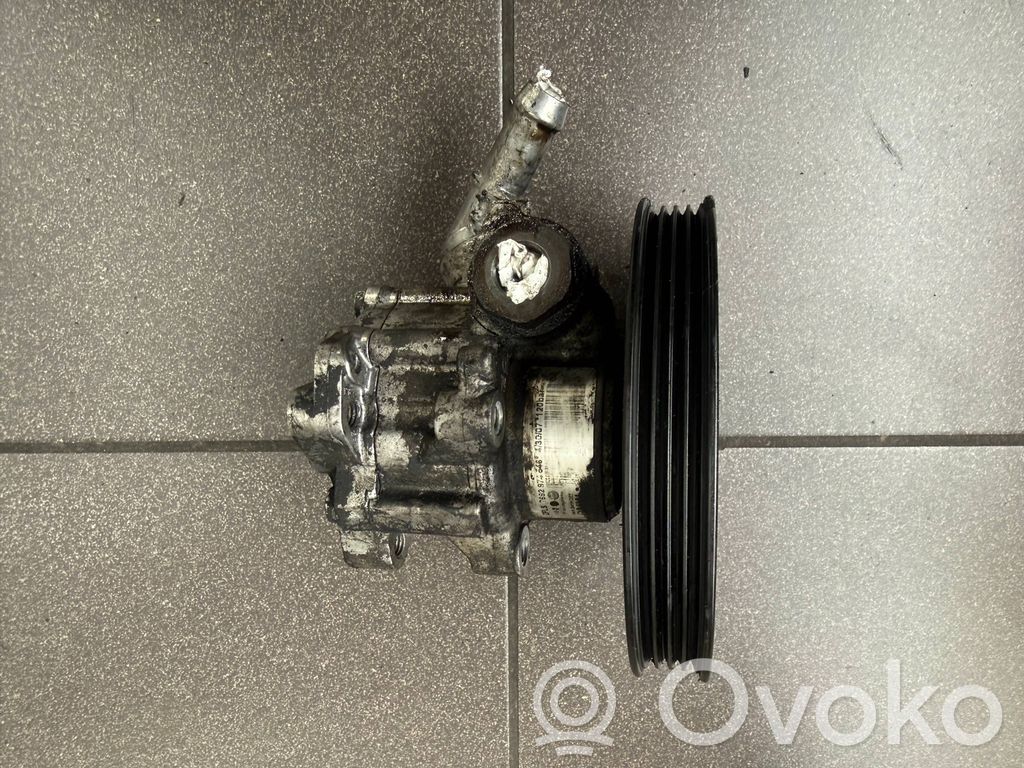 BMW 3 E90 E91 Vairo stiprintuvo siurblys 