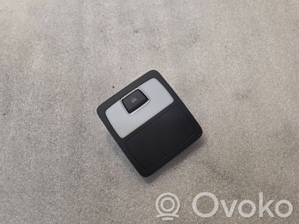 Audi Q7 4L Lampka podsufitki tylna 
