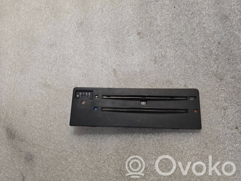 Console centrale, commande chauffage/clim   321919395A,811819075F