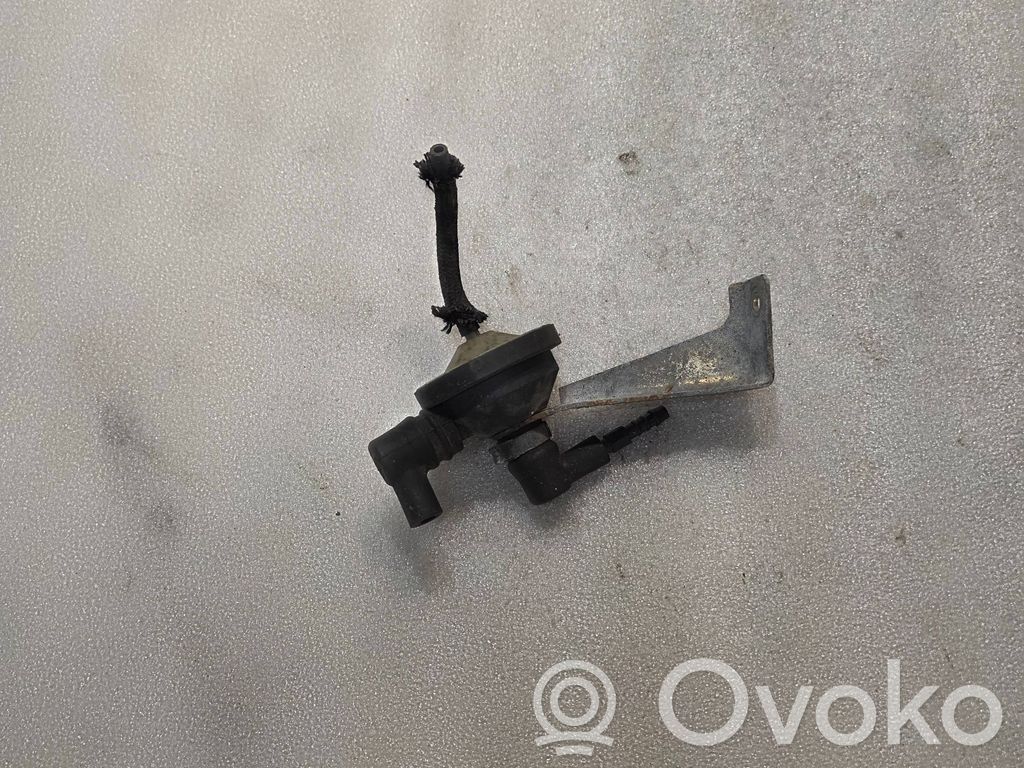 Audi 80 90 B3 Válvula de vacío (Usadas) 