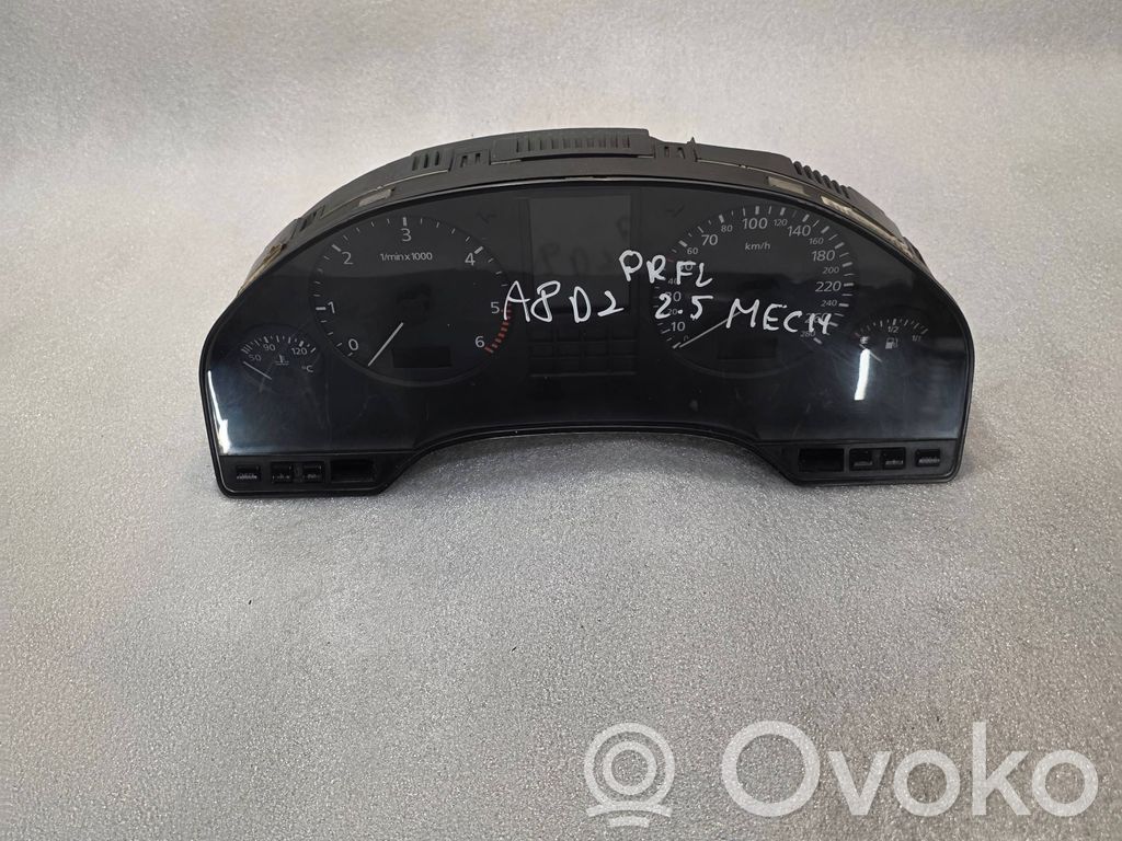 Audi A8 S8 D2 4D Speedometer (instrument cluster) 