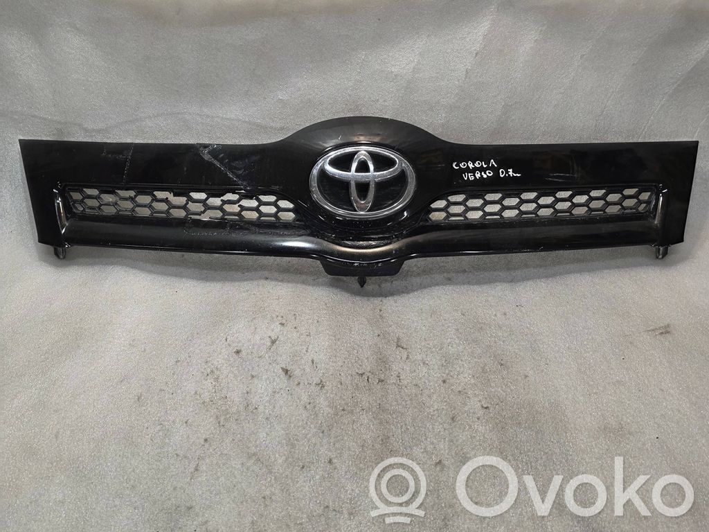 Toyota Corolla Verso E121 Front grill 