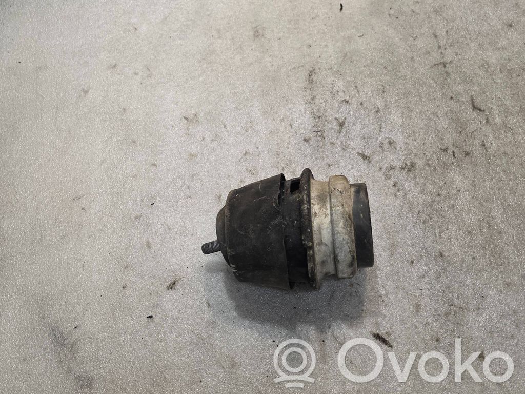 Volkswagen Touareg I Wspornik / Mocowanie silnika 